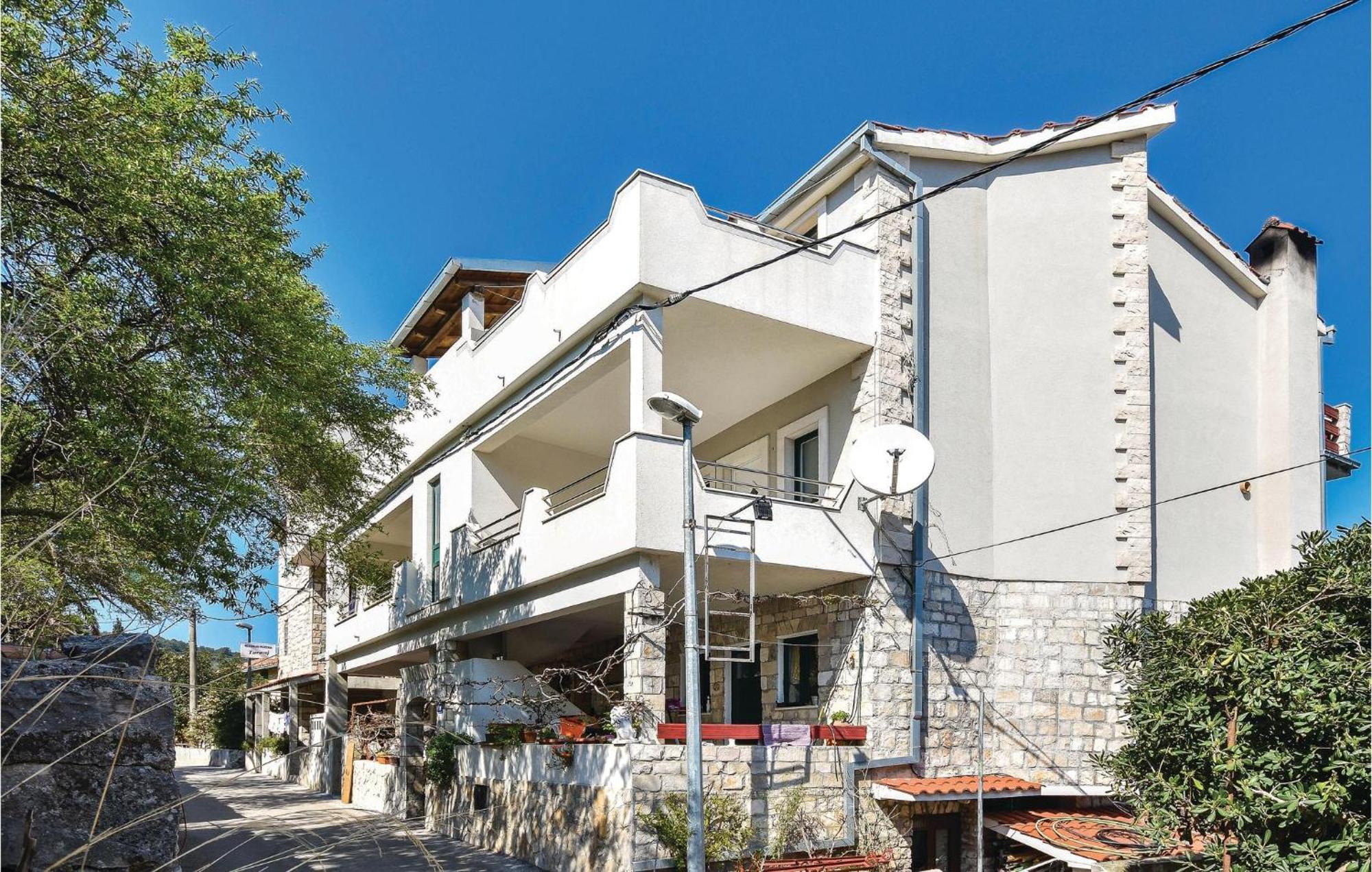 2 Bedroom Gorgeous Apartment In Stomorska Exterior photo